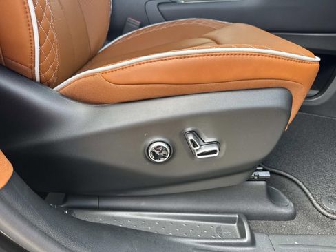 New 2026 Chrysler Pacifica Pinnacle image 13