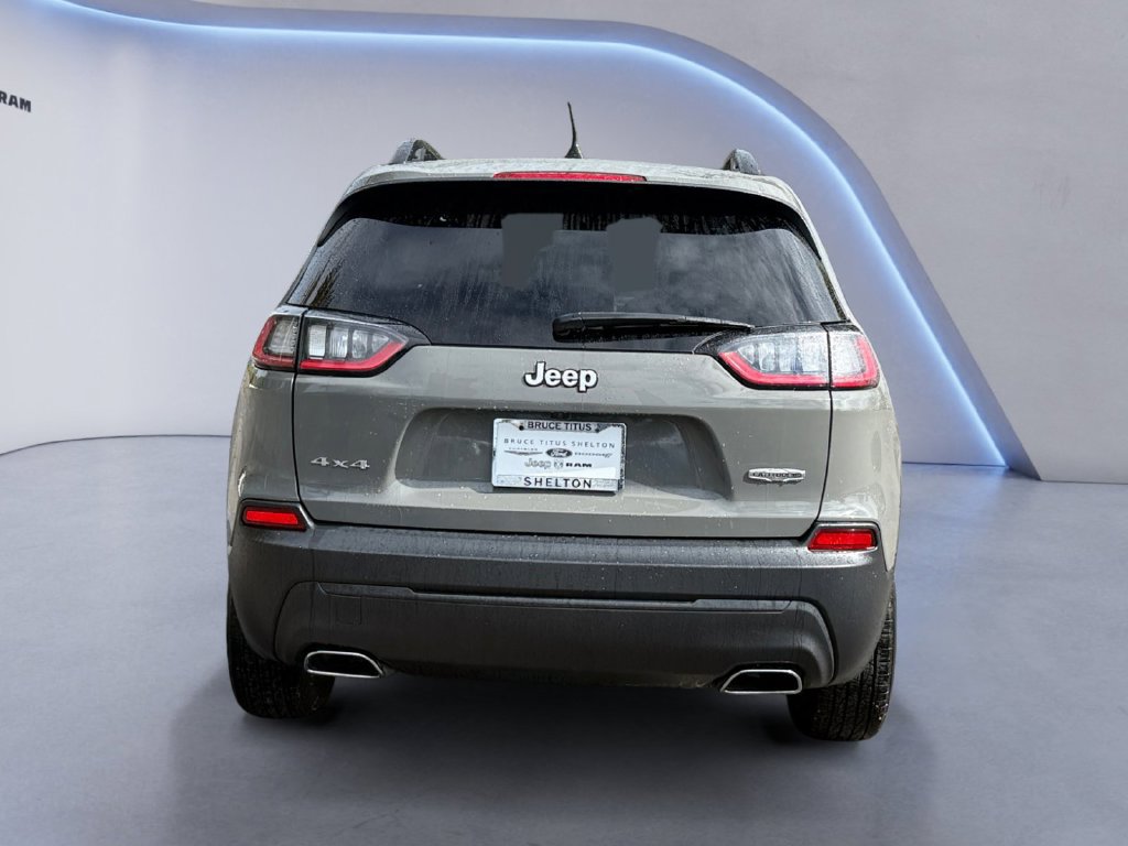 Used 2022 Jeep Cherokee Latitude Lux w/ Mopar Interior Package AWD/4WD image 5