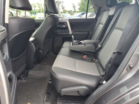Used 2017 Toyota 4Runner SR5 Premium RWD image 22