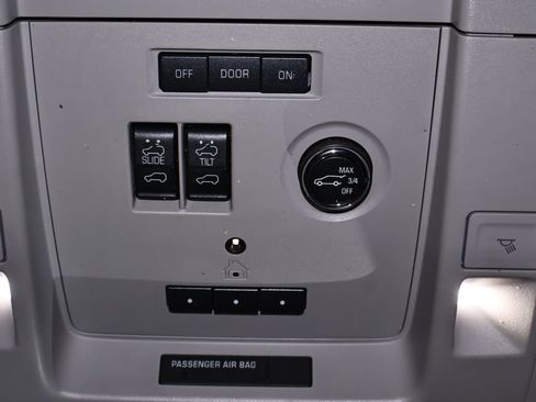 Used 2018 Chevrolet Tahoe LT image 39