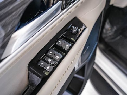 Used 2022 Jeep Wagoneer Series II RWD image 20