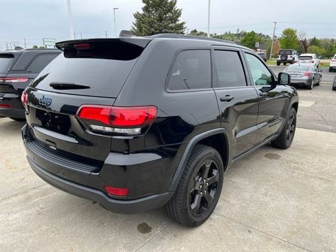 Certified 2019 Jeep Grand Cherokee Laredo AWD/4WD image 6
