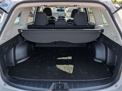 Used 2024 Subaru Forester Premium AWD/4WD image 18
