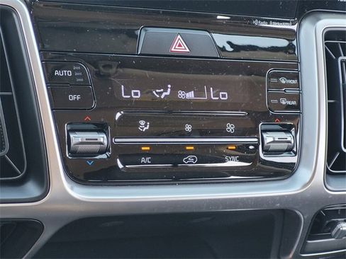 Used 2021 Kia Sorento S image 24