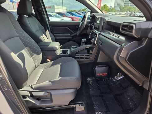 Used 2025 Toyota Tacoma SR5 AWD/4WD image 16