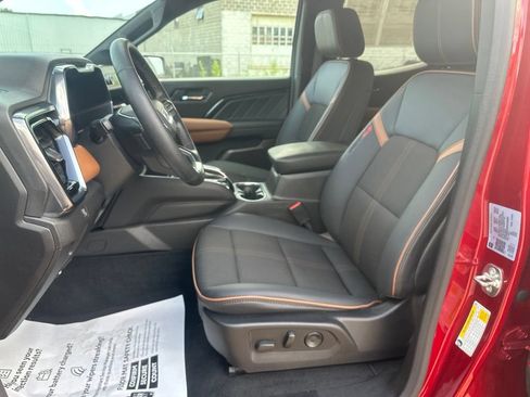 Used 2024 GMC Canyon AT4 w/ Technology Package AWD/4WD image 15