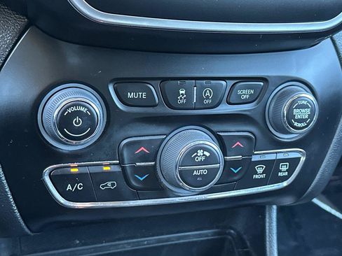 Certified 2023 Jeep Cherokee Altitude Lux AWD/4WD image 21