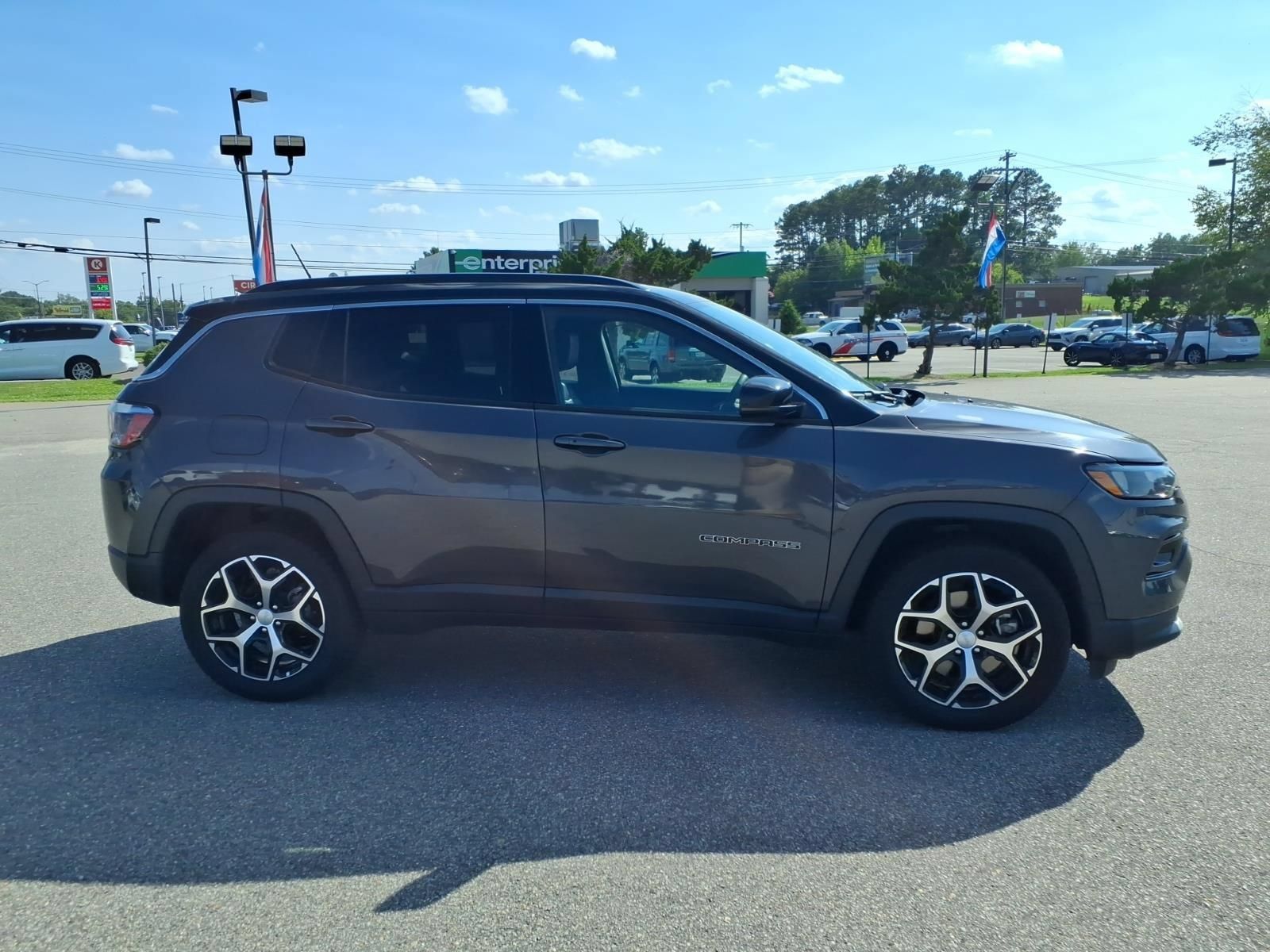 Used 2024 Jeep Compass Limited AWD/4WD image 6