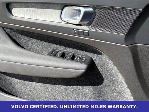 Certified 2025 Volvo XC40 B5 Core image 26