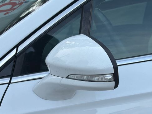 Used 2018 Ford Fusion Titanium image 12