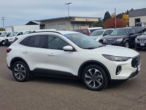 Used 2023 Ford Escape Platinum w/ Premium Technology Package image 28