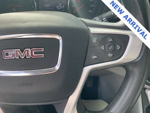 Used 2023 GMC Terrain SLE w/ Driver Convenience Package image 12