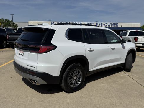 Used 2025 GMC Acadia Elevation image 6