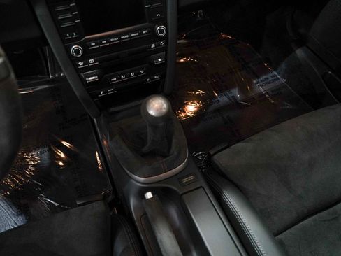 Used 2010 Porsche 911 GT3 RS image 12