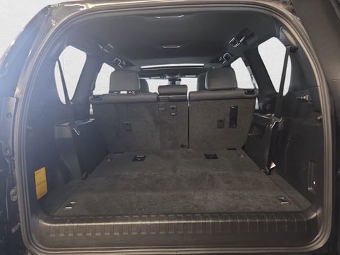 Used 2022 Lexus GX 460 Premium w/ Premium Package image 14