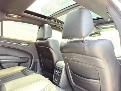 Used 2019 Chrysler 300 S w/ S Model Appearance Package RWD image 22