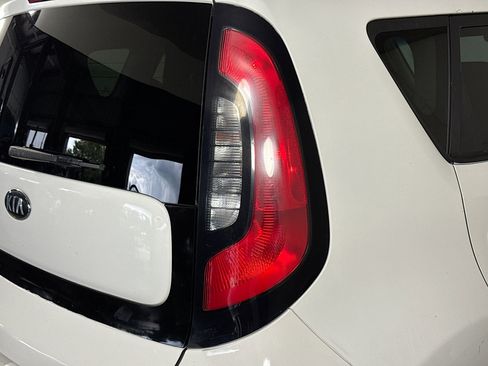 Used 2018 Kia Soul Base image 30