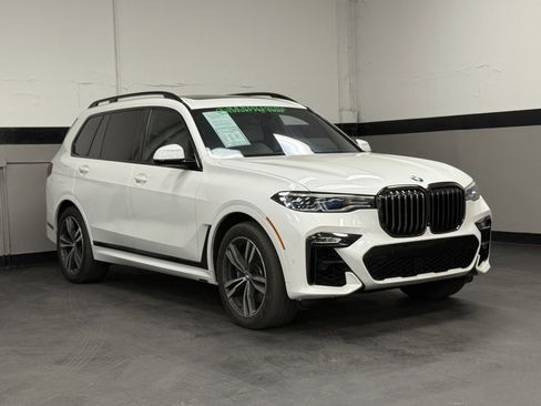 Used 2021 BMW X7 M50i w/ Dynamic Handling Package image 2