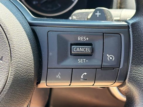Used 2024 Nissan Rogue S AWD/4WD image 12