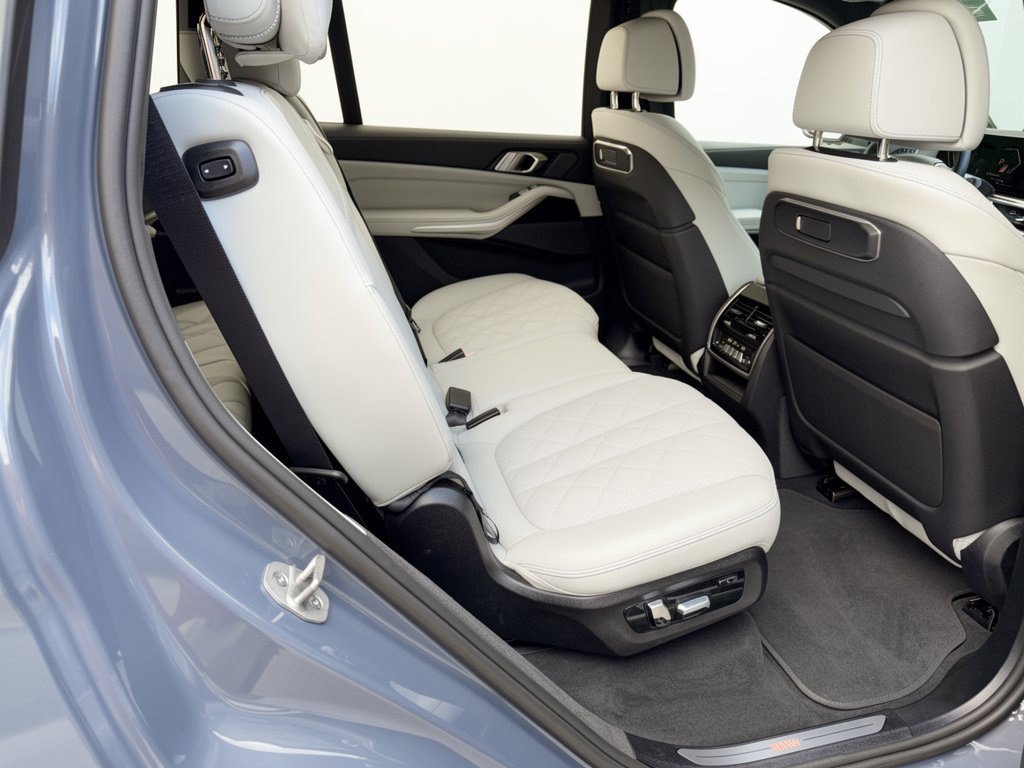 Certified 2026 BMW X7 xDrive40i AWD/4WD image 29