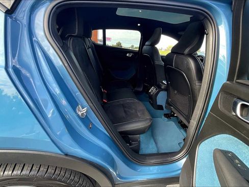 Used 2023 Volvo C40 P8 Recharge Ultimate image 30