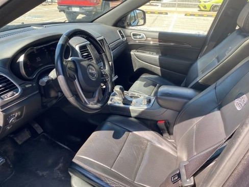 Used 2018 Jeep Grand Cherokee Overland image 23