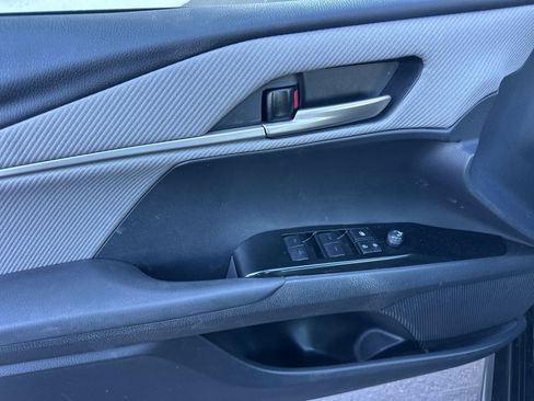 Used 2025 Toyota Camry SE image 10