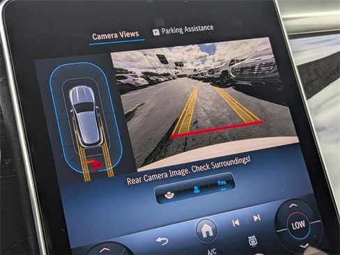 Used 2025 Mercedes-Benz GLC 300 image 23