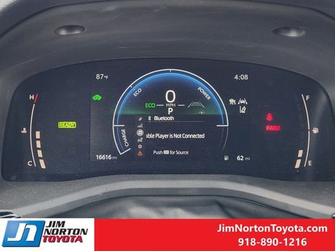 Used 2025 Toyota Camry SE image 17