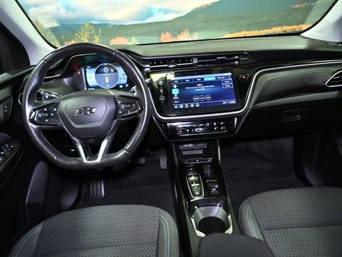 Used 2022 Chevrolet Bolt EUV LT w/ Comfort Package image 55