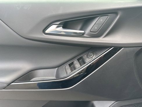 Used 2025 Chevrolet Equinox LT w/ Midnight Edition image 10