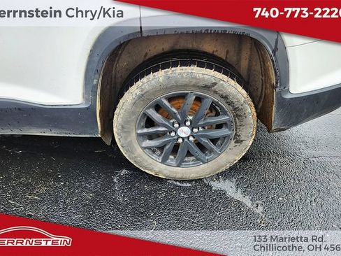 Used 2019 GMC Acadia SLT AWD/4WD image 18