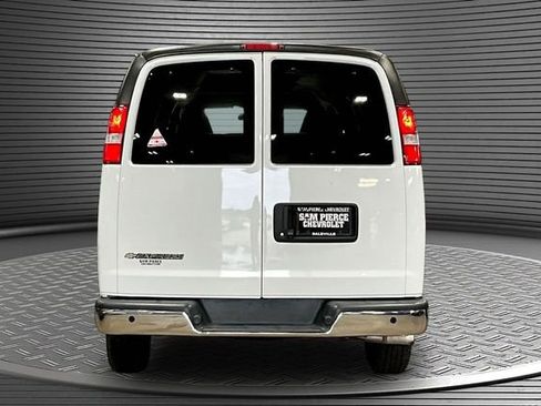 Used 2021 Chevrolet Express 2500 LT w/ LT Preferred Equipment Group RWD image 5