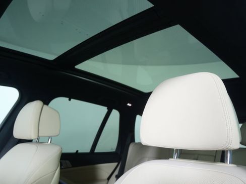 Used 2022 BMW X5 sDrive40i w/ Executive Package image 10