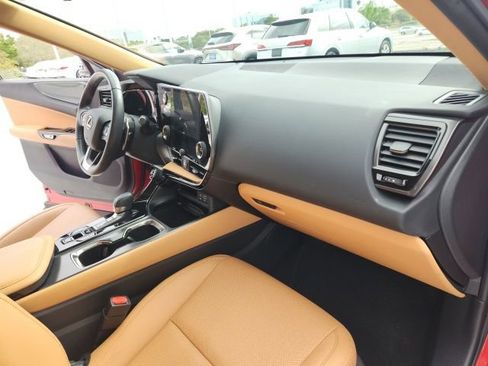 Used 2024 Lexus NX 250 FWD w/ Towing Package (2000 Lbs) image 22