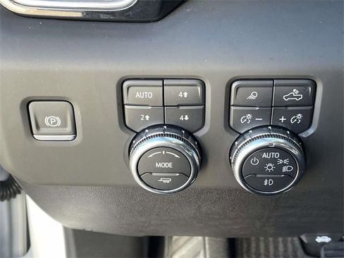 Used 2025 GMC Sierra 3500 Denali Ultimate image 20
