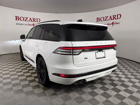 Used 2025 Lincoln Aviator Reserve w/ Luxury Package RWD image 9