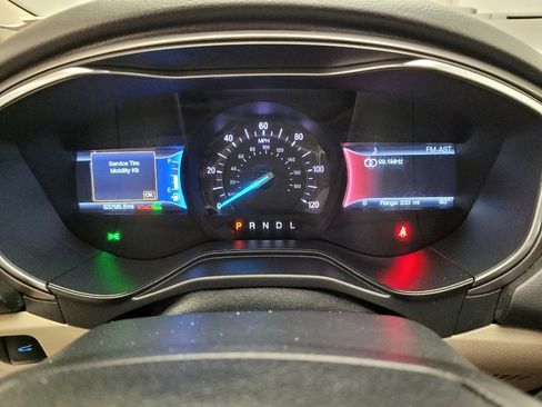 Used 2020 Ford Fusion SE FWD image 23