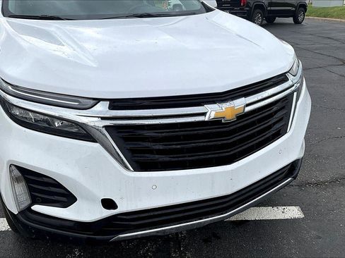 Used 2024 Chevrolet Equinox LT AWD/4WD image 3