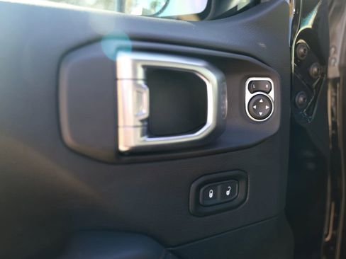 Used 2021 Jeep Wrangler Unlimited Rubicon w/ Trailer Tow Package image 34