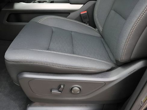 New 2026 RAM 1500 4x4 Crew Cab image 12