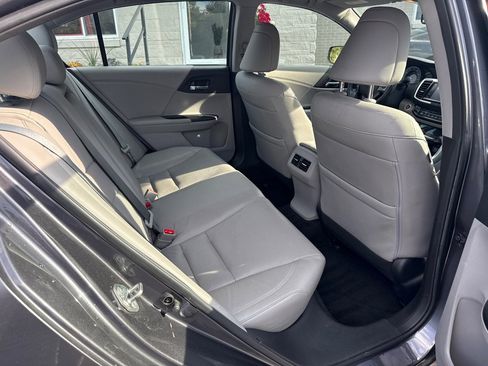 Used 2017 Honda Accord EX-L image 8