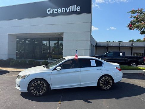 Used 2014 Honda Accord Sport image 2