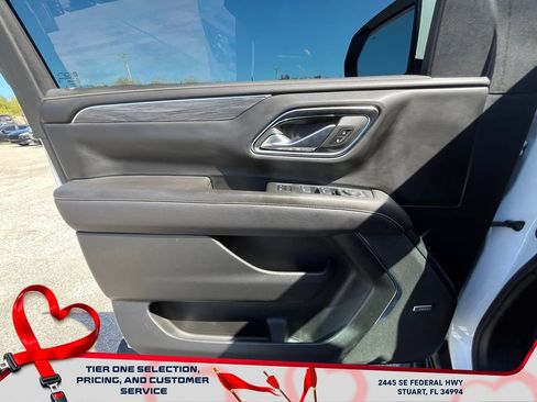 Certified 2024 GMC Yukon SLT w/ SLT Luxury Package image 24