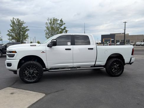 Used 2025 RAM 2500 Big Horn AWD/4WD image 10