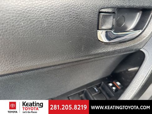 Used 2018 Toyota Corolla LE image 10