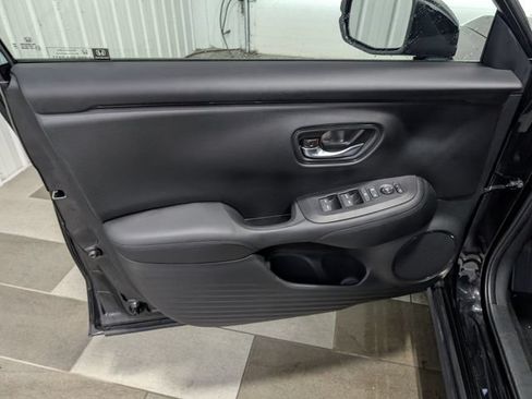 Used 2025 Honda HR-V LX image 11