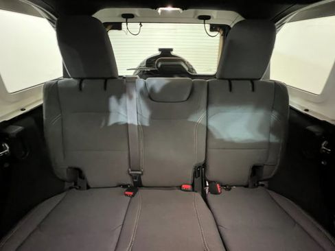 Used 2024 Jeep Wrangler Willys image 25