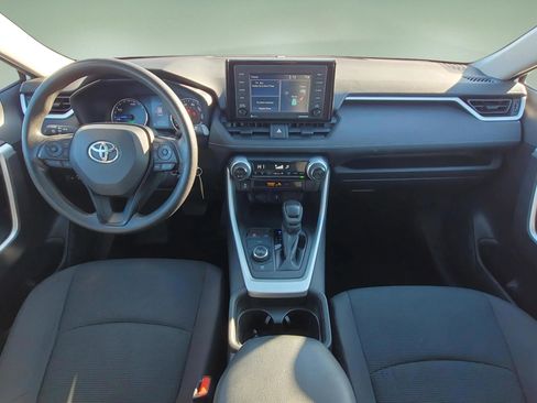 Used 2021 Toyota RAV4 LE image 13