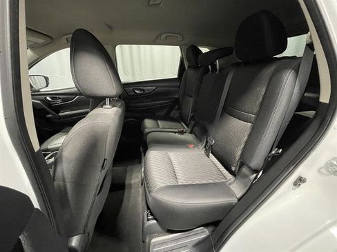 Used 2018 Nissan Rogue SV image 23